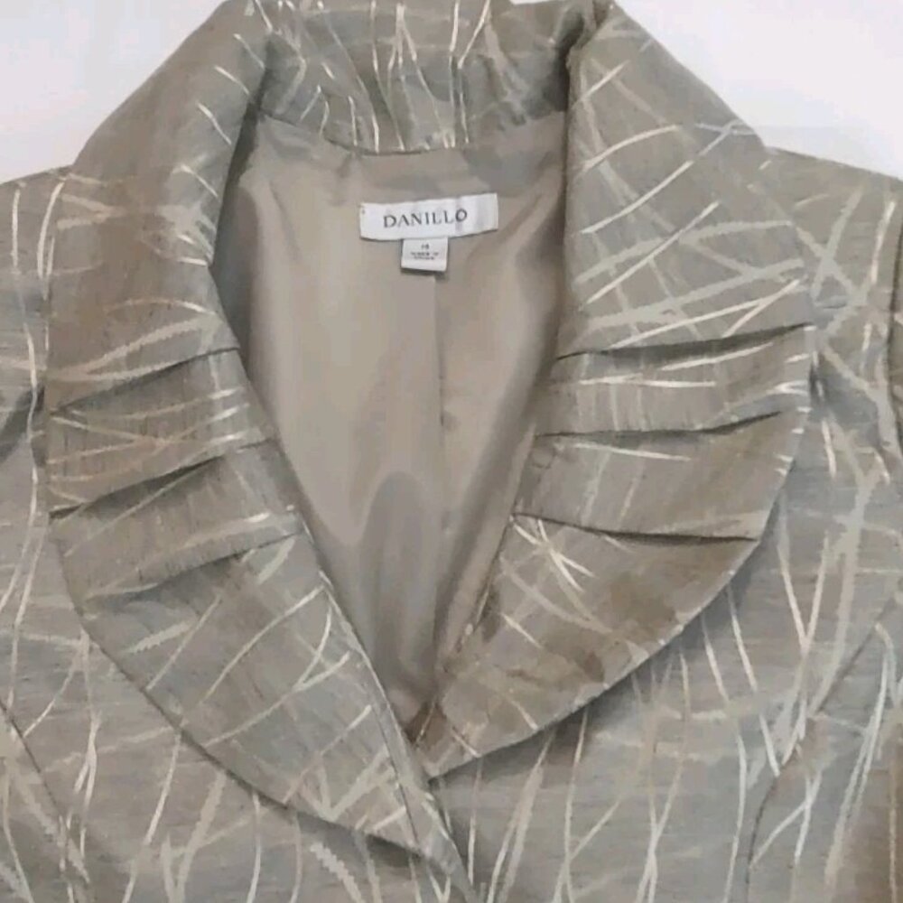 Danillo Women 2 Button Blazer Jacket Sage Green Gold Sz 14 Pleated Elegant Neck - Picture 7 of 16